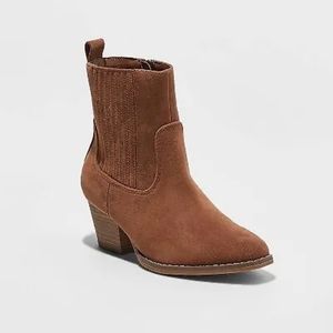 Womens Solita Western Boots - NEW size 8